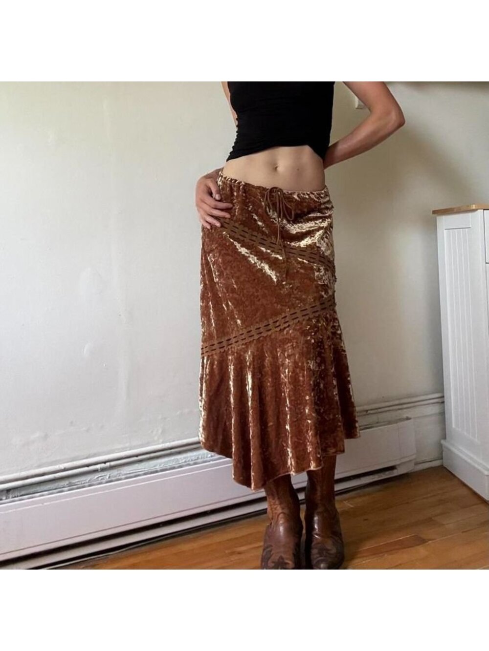 Crushed Velvet Asymmetrical Skirt — Limité